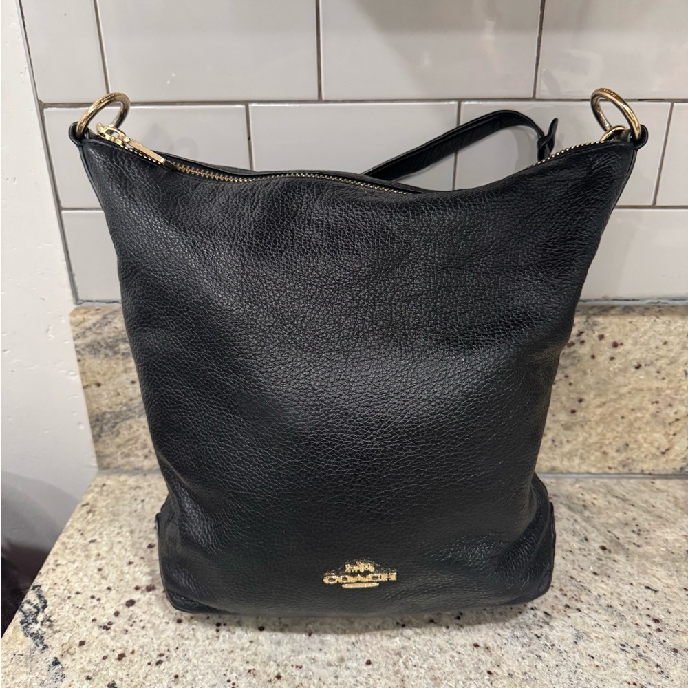 Coach F31507 Abbey Duffle Pebble Leather Black Shoulder/ no strap